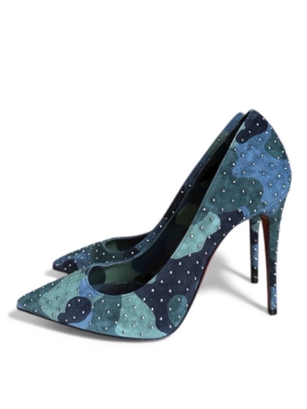 Christian Louboutin Kate
100mm Plume stud camo heels
RETAIL 995 - Picture 3 of 10